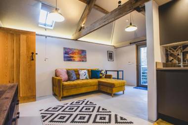 17th Century Cartshed Nestled In Welsh Countryside