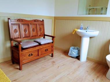 Dulrush Lodge Guest House and Self Catering