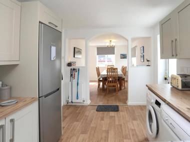 Crows Nest - Rhosneigr