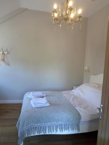 The Queen Matilda Country Inn & Rooms