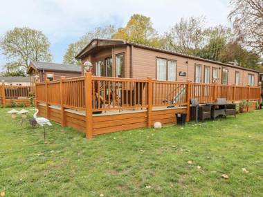 27 Lake View Norwich