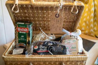 Catkin Lodge set in a Beautiful Woodland Holiday Park