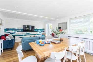 Corner cottage Forest & Sea sleeps up to 8 new