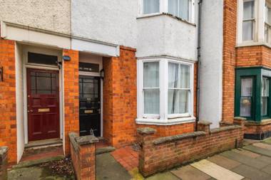 Exclusive Contractor & Leisure House by ComfyWorkers