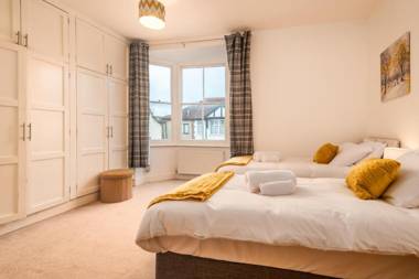 Exclusive Contractor & Leisure House by ComfyWorkers