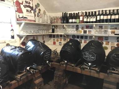 Kings Head Low House