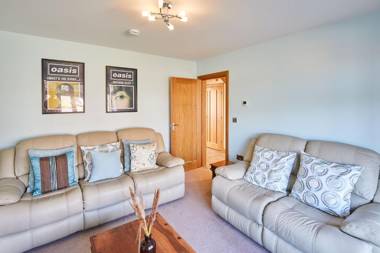 Host & Stay - Cliff Road