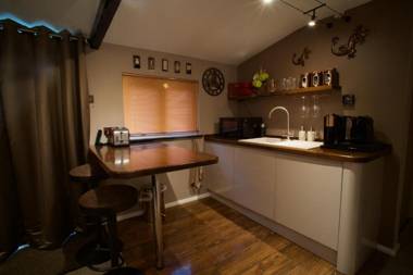 Luxurious Rural Cabin with Hot Tub