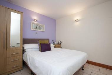 Priory Tearooms Burford and B&B