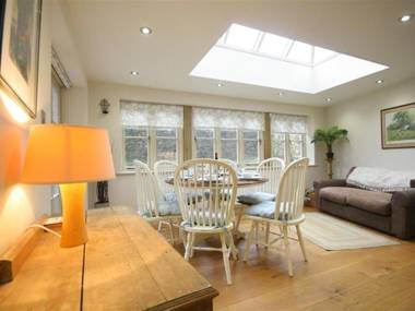 Coach House Burford BURFORD