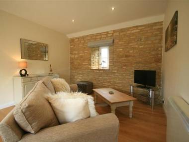 Saddlebacks Barn BURFORD