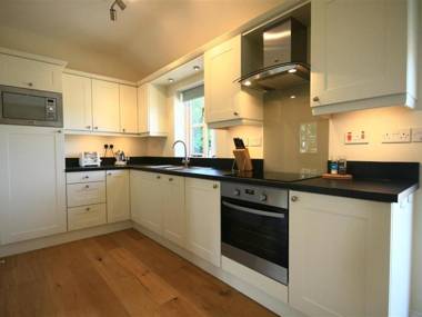 Nutchat Barn BURFORD