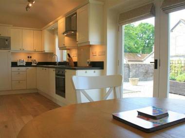 Nutchat Barn BURFORD