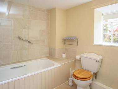 6 George Yard BURFORD