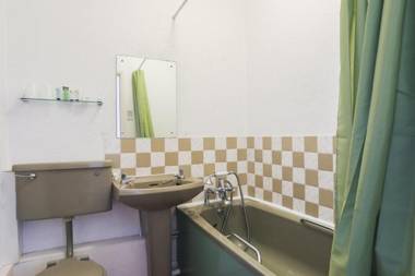 The Amethyst Hotel by Paymán Club