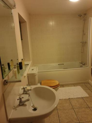 The Shady Oak Country Inn