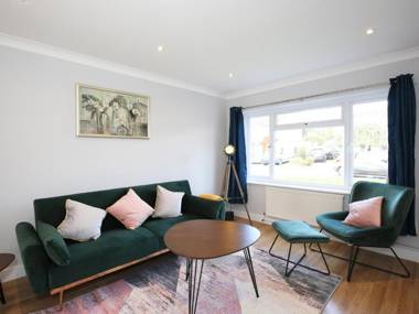 Oxford House next to Blenheim Airport Cotswold Bicester