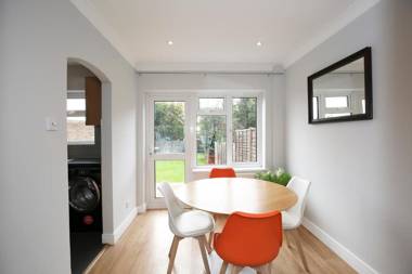 Oxford House next to Blenheim Airport Cotswold Bicester