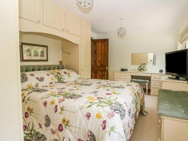 Miswells Cottages - Lake View