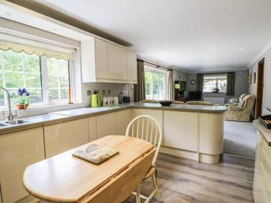 Miswells Cottages - Lake View