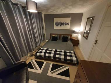 3 Bed House Stunning Views And Free Parking