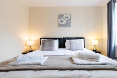 1-bedroom apartment with balcony Hoddesdon