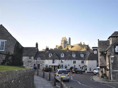 Tavern Way CORFE CASTLE