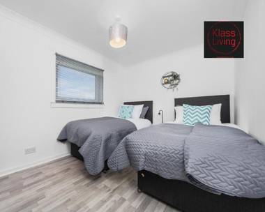Three Bedroom Apartment by Klass Living Serviced Accommodation Coatbridge- Berwick Apartment With WiFi and Parking