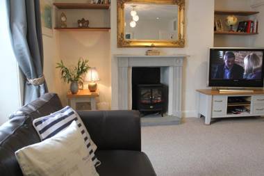 Tide House Seaside Holiday Cottage