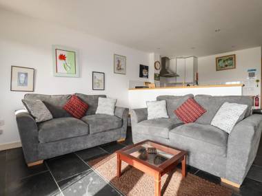 White Lodge Apartment