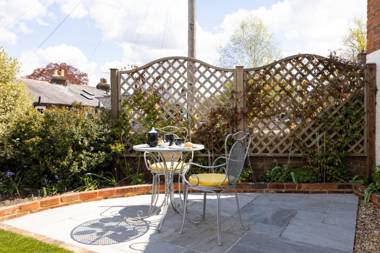 Lavender FollyCosy Accommodation Central Alresford