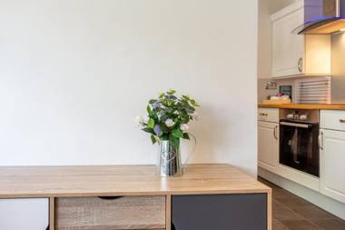 Farningham Road - 2 Bedrooms - Guest Homes