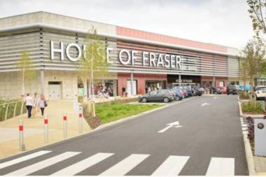 Chichele House sleeps 8 private parking Corporate Welcome