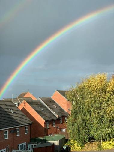 Chichele House sleeps 8 private parking Corporate Welcome