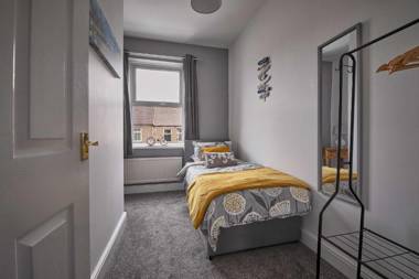 Host & Stay - Skyview