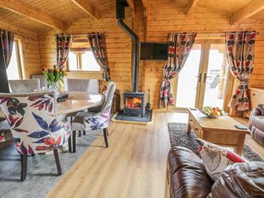 Manor Farm Lodges - Red Kite Lodge
