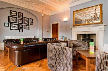 YHA Castleton Losehill Hall