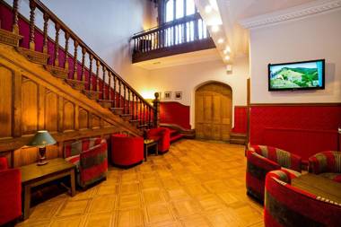 YHA Castleton Losehill Hall