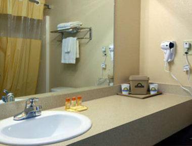 Days Inn by Wyndham Centre