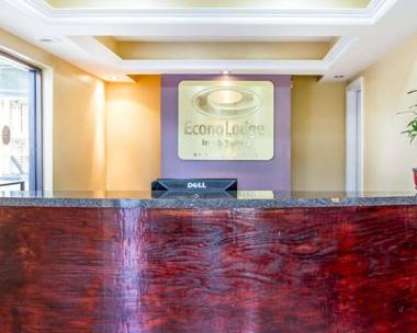 Econo Lodge Inn & Suites Evergreen