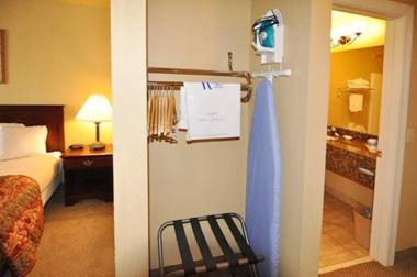 Hilltop Inn and Suites