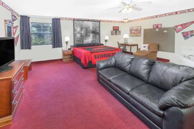 Super 8 by Wyndham Lowell/Bentonville/Rogers Area