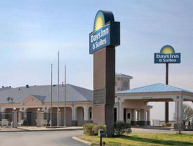 Days Inn & Suites by Wyndham Osceola AR