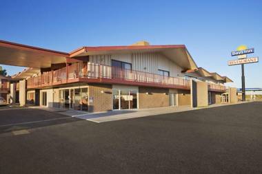 Days Inn by Wyndham Chambers Near the Petrified Forest East