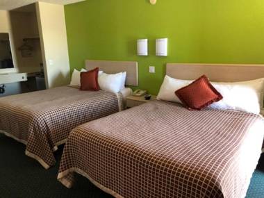 California Inn Hotel and Suites Adelanto US 395