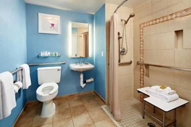 DoubleTree Suites by Hilton Doheny Beach