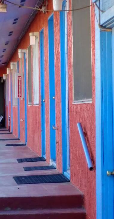 Safari Motor Inn - Joshua Tree