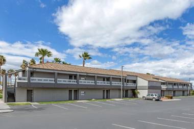 Quality Inn Kettleman City near Hwy 41