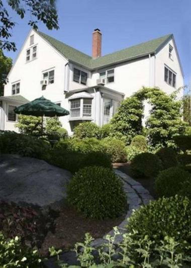 Tidewater Inn