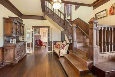 Coombs Inn & Suites Ascend Hotel Collection